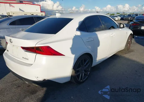 2017 Lexus Is 200T z USA, uszkodzony, nr VIN JTHBA1D28H5042680